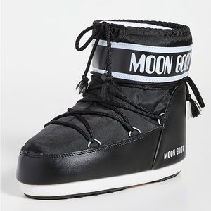 Black moon boots size 10